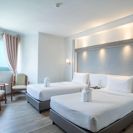 Thong Tarin Hotel Surin Exteriör bild