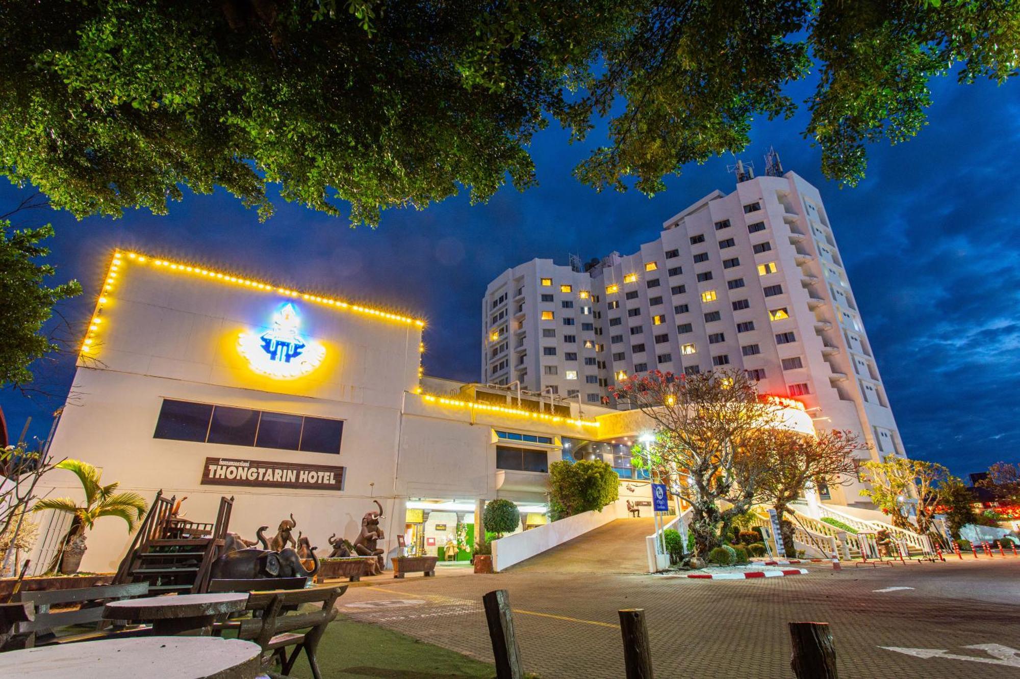 Thong Tarin Hotel Surin Exteriör bild