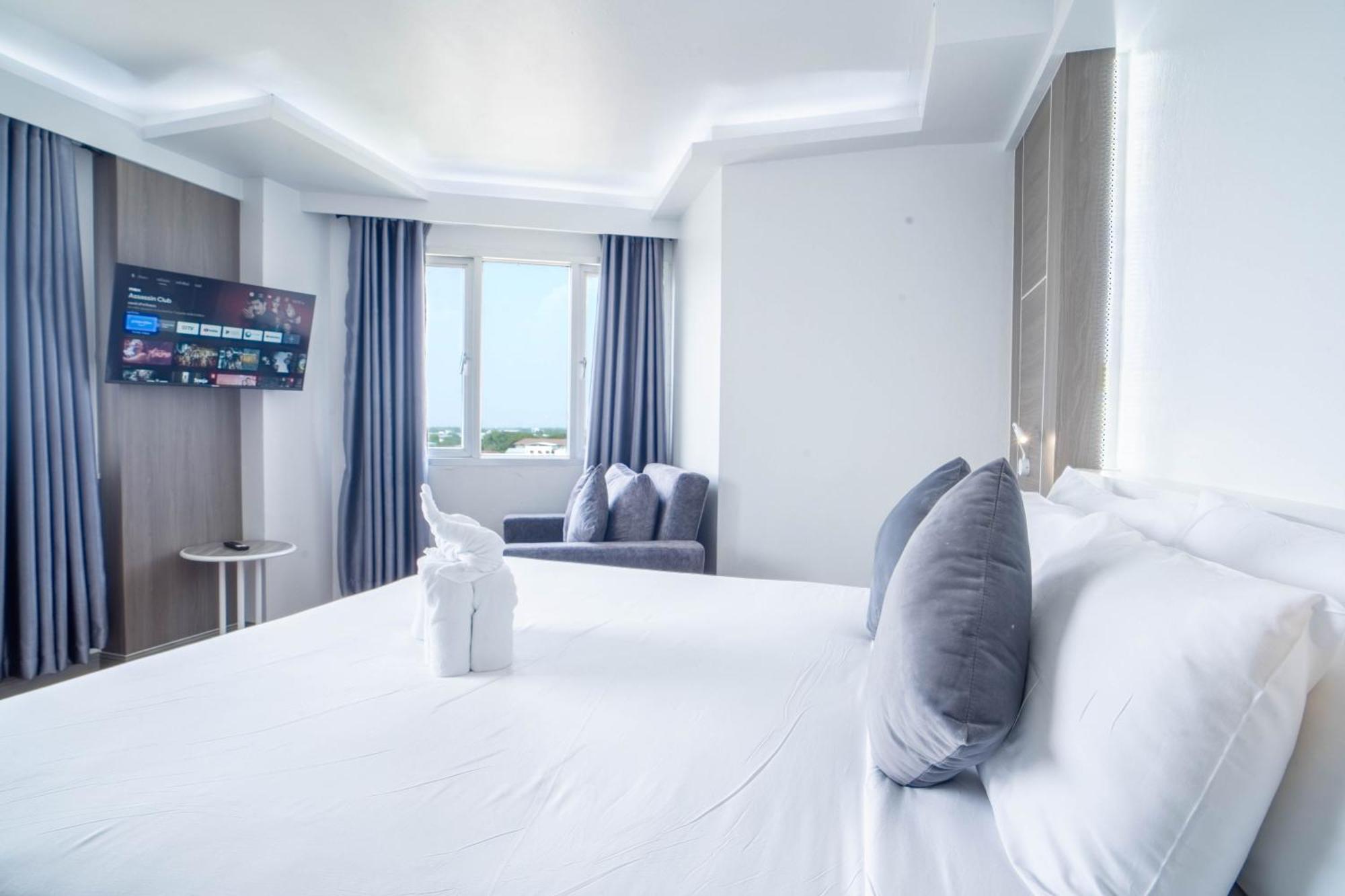 Thong Tarin Hotel Surin Exteriör bild