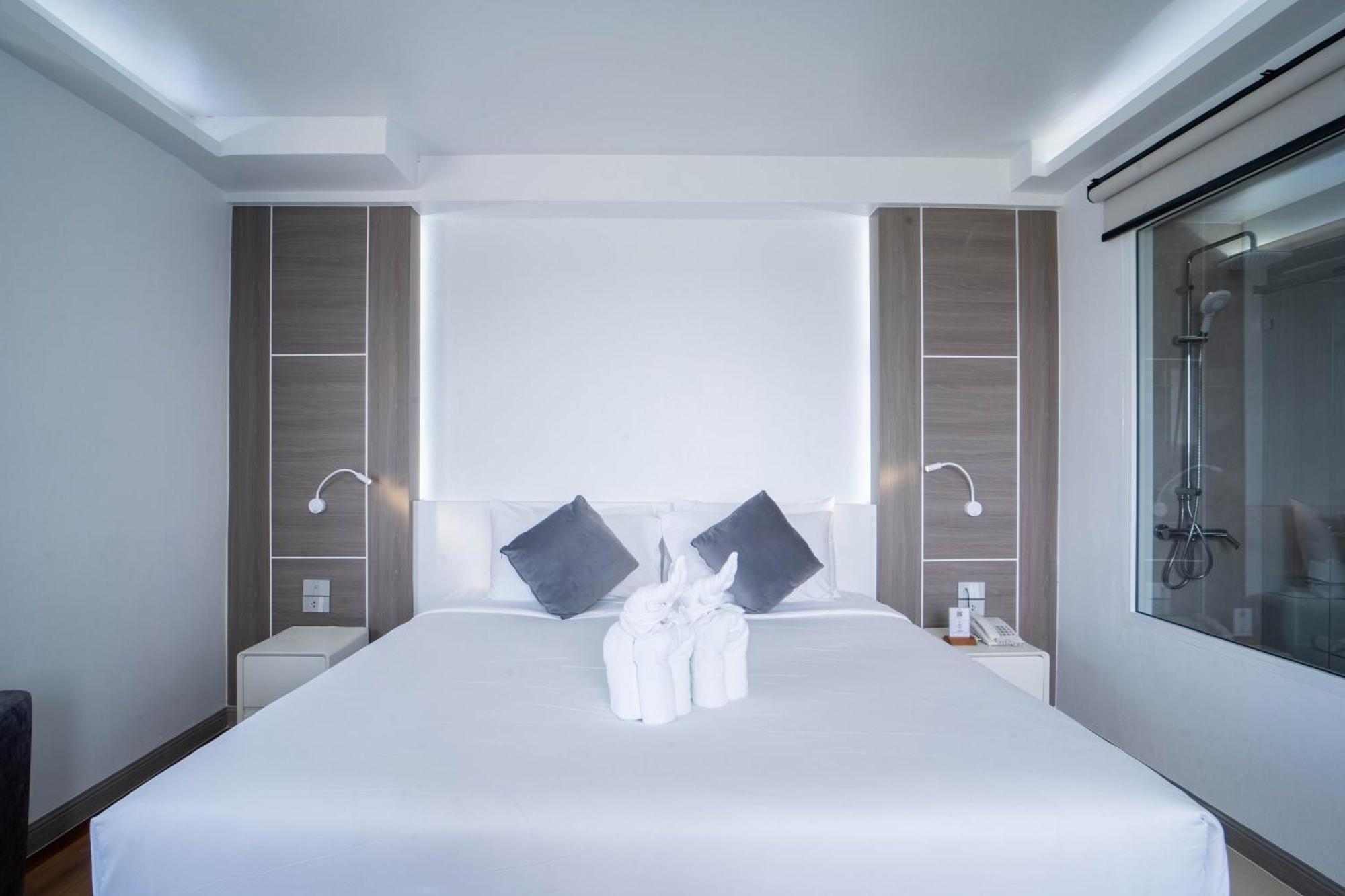Thong Tarin Hotel Surin Exteriör bild