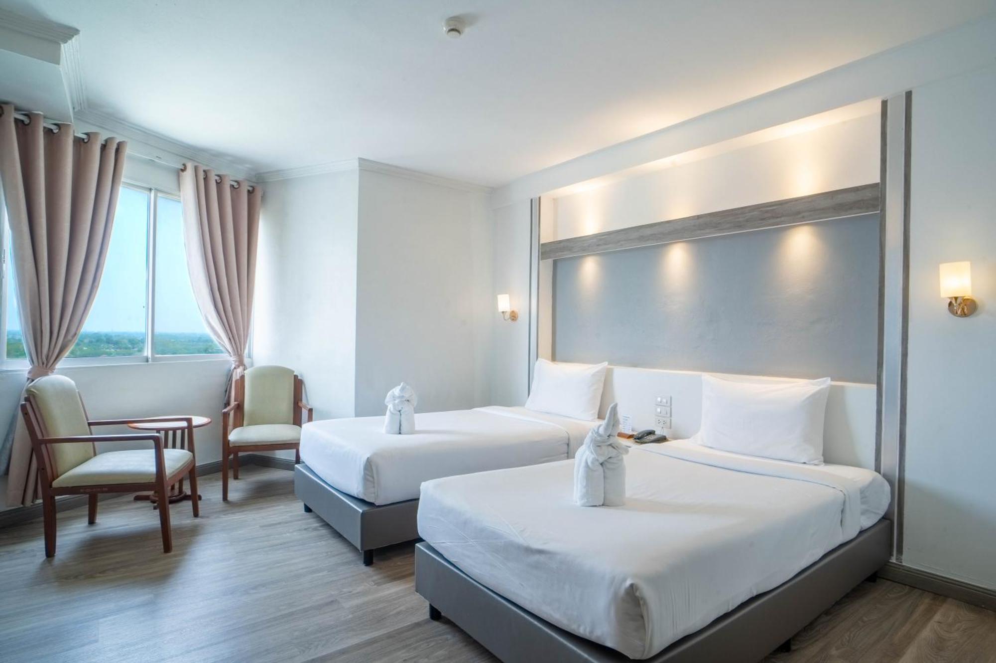 Thong Tarin Hotel Surin Exteriör bild